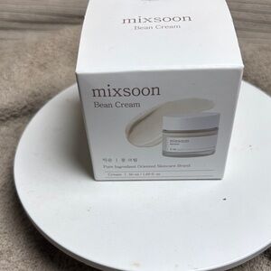 Mixsoon Bean Cream - Elegant White Moisturizer